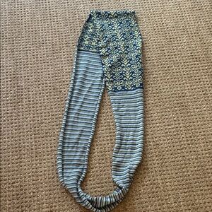 Women's Patterned Blue & Yellow-Green Wrap Scarf